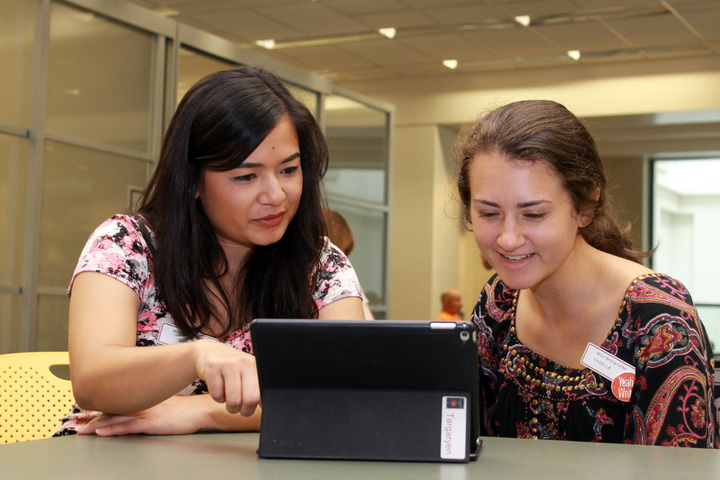 A student works with a Miller Writing Center advisor